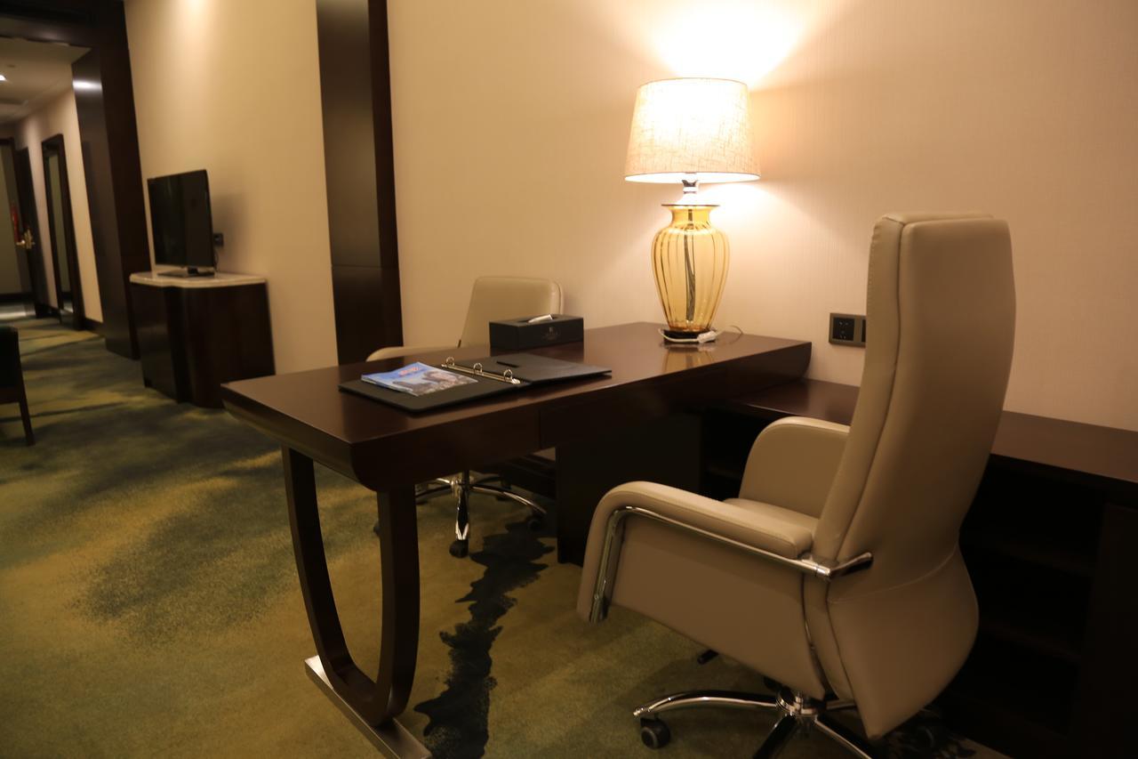 The Huiting Collection Hotel Wuhan Bagian luar foto