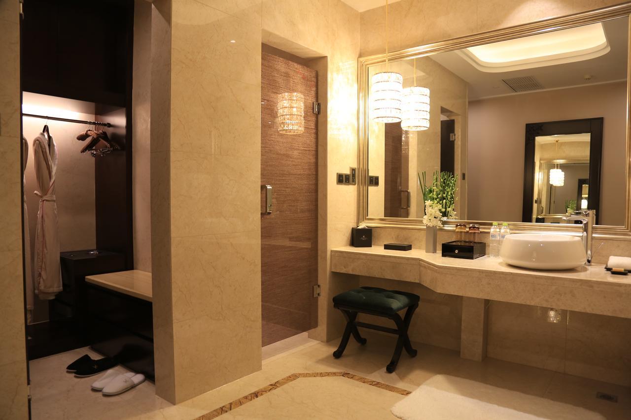The Huiting Collection Hotel Wuhan Bagian luar foto
