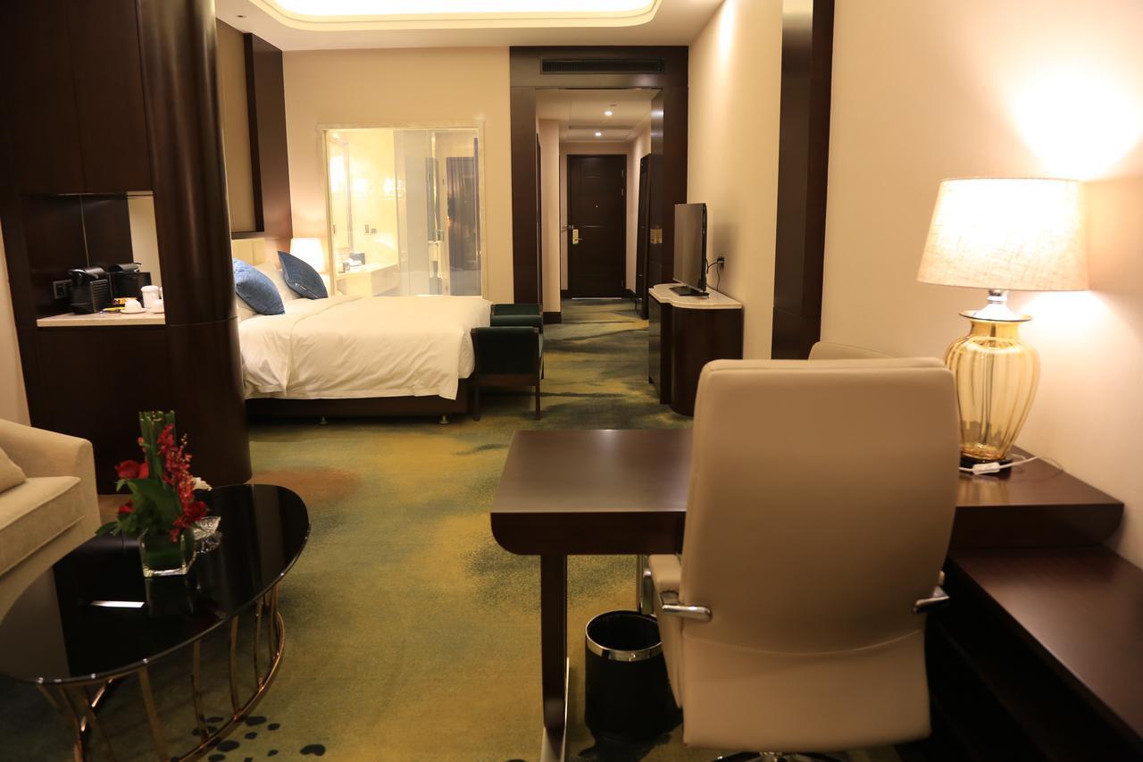 The Huiting Collection Hotel Wuhan Bagian luar foto