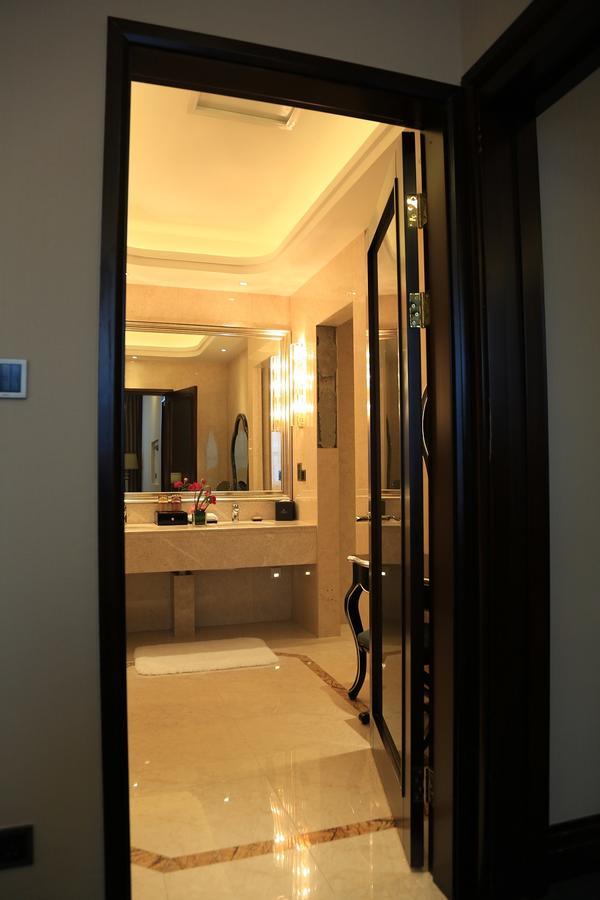 The Huiting Collection Hotel Wuhan Bagian luar foto