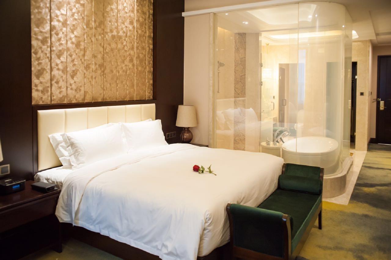 The Huiting Collection Hotel Wuhan Bagian luar foto