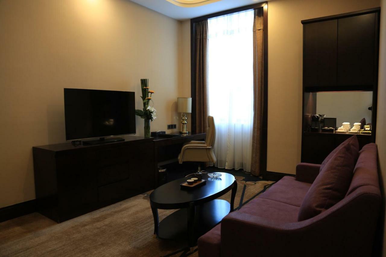 The Huiting Collection Hotel Wuhan Bagian luar foto