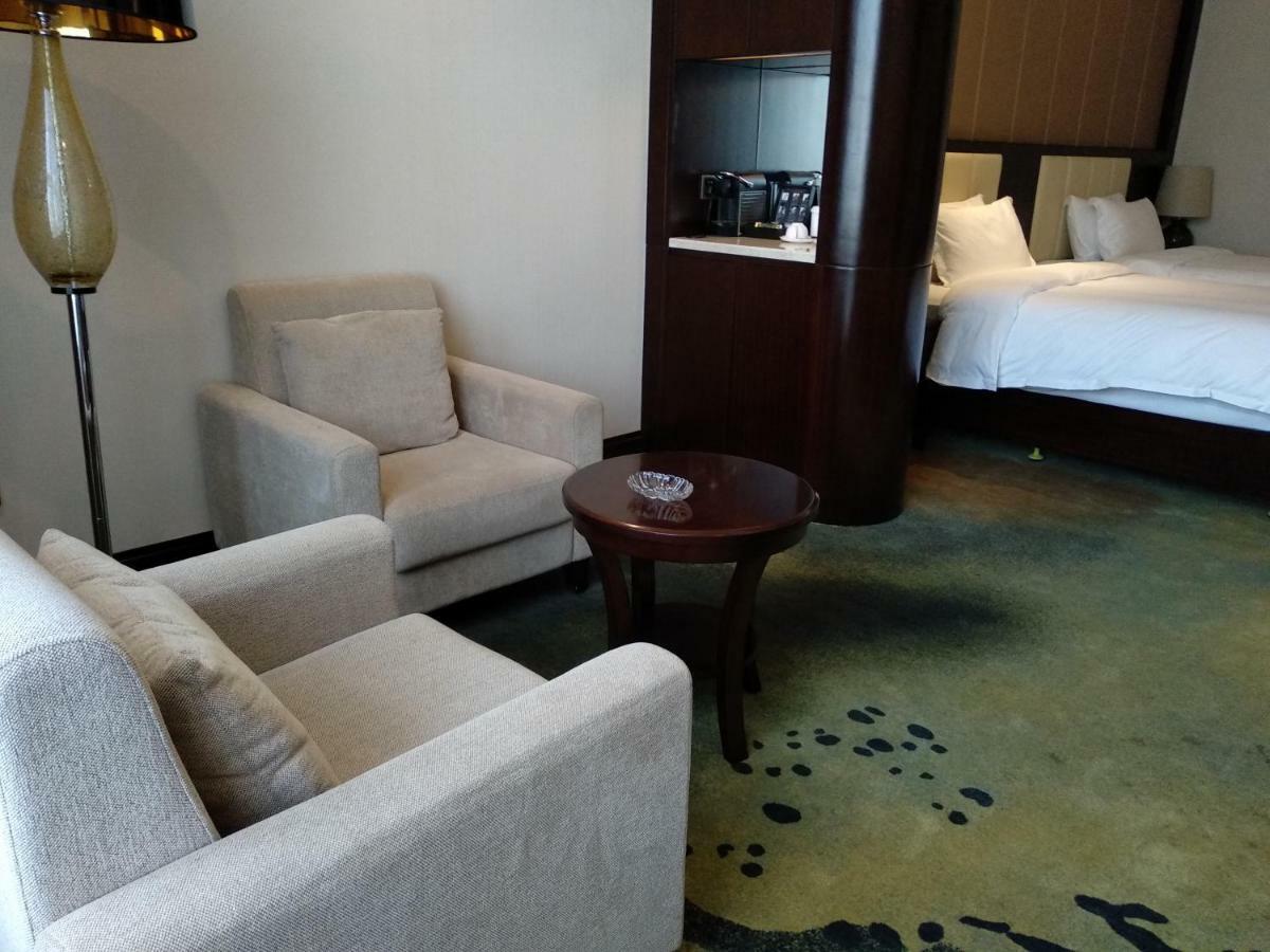The Huiting Collection Hotel Wuhan Bagian luar foto