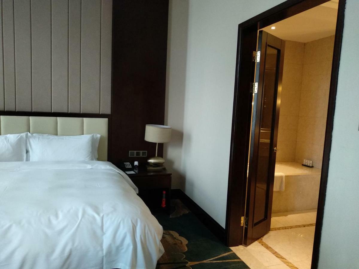 The Huiting Collection Hotel Wuhan Bagian luar foto