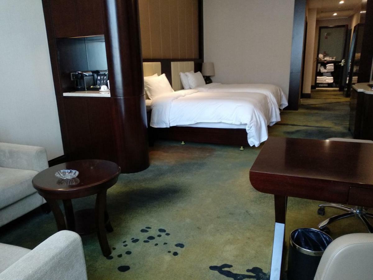 The Huiting Collection Hotel Wuhan Bagian luar foto