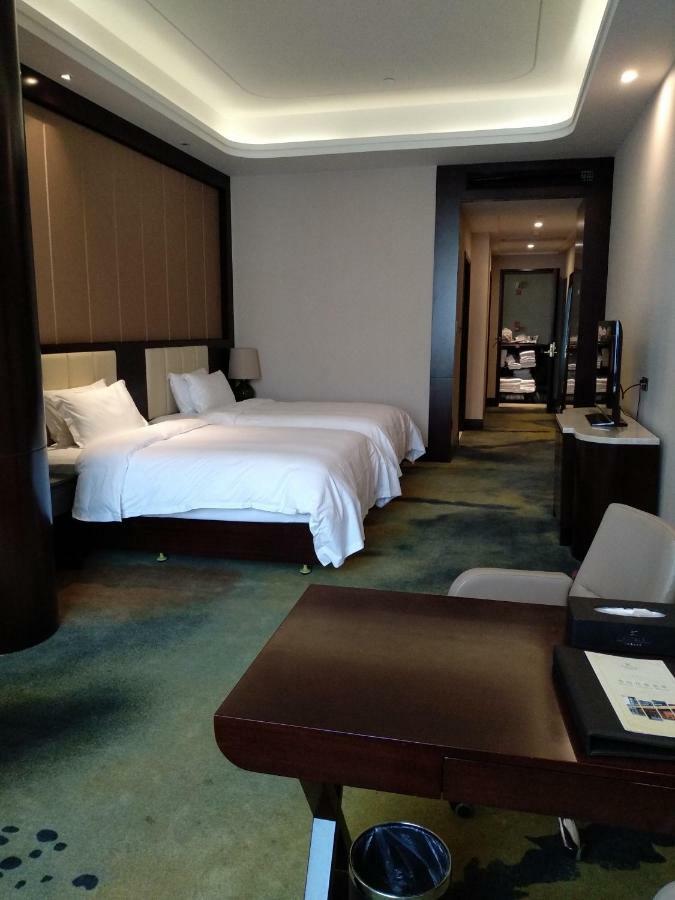 The Huiting Collection Hotel Wuhan Bagian luar foto